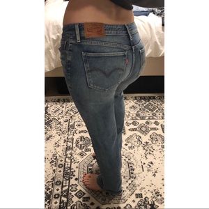 New Levi’s straight leg